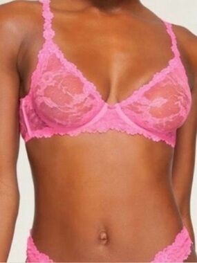 SKIMS Pink stretch Lace intimates underwire scoop bra